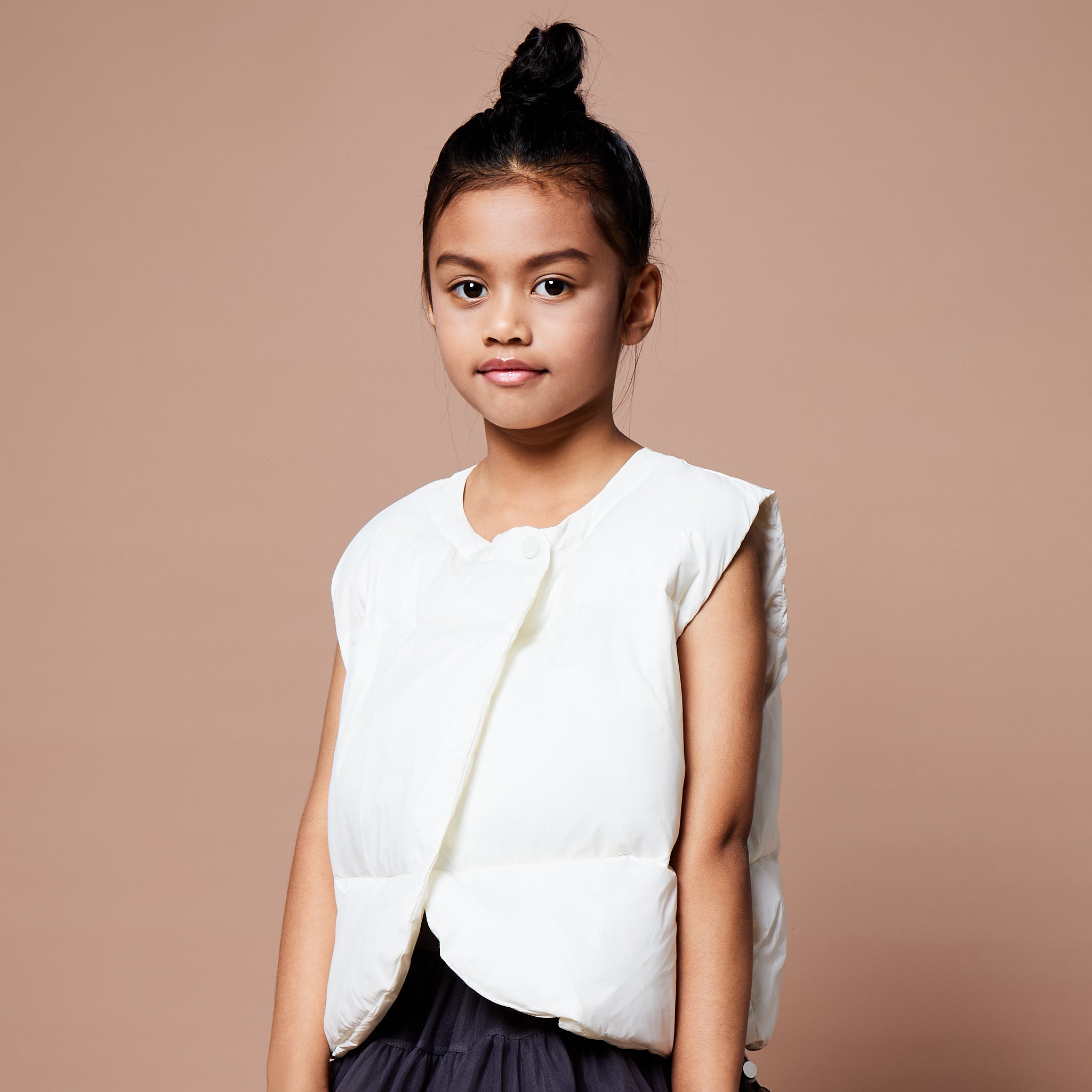 Perle Blanche Gilet "White Pearl Gilet"